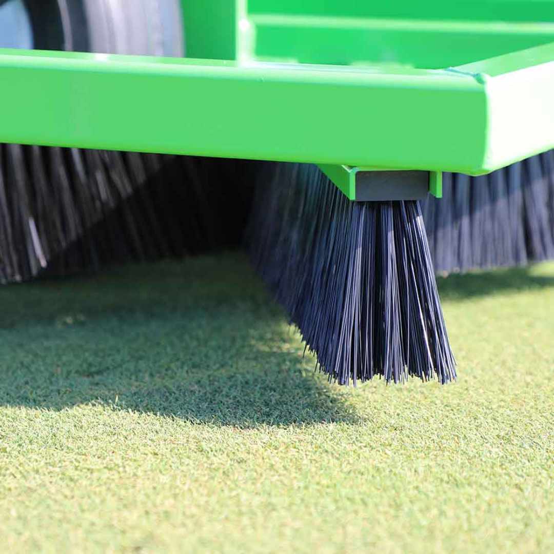 GreensGroomer Replacement Brushes - Lifestyle