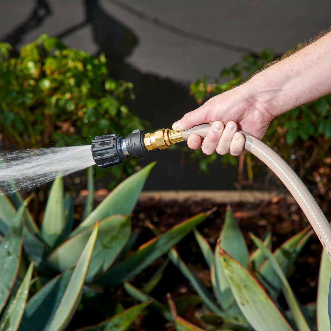 Magnum-Mini™ Gold Series Adjustable Spray Nozzle - Underhill International - Lifestyle