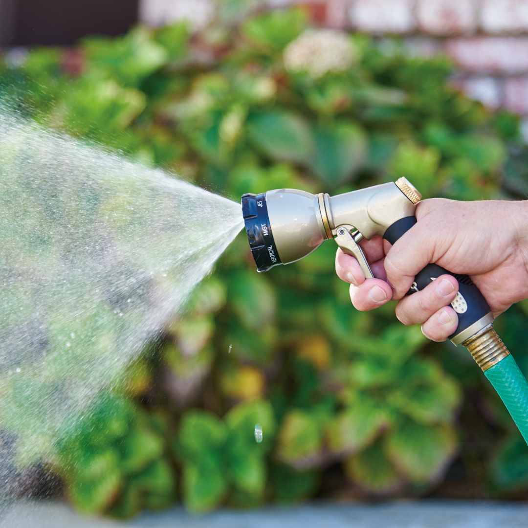 Pattern Master Gold Series Multi-Pattern Spray Nozzles - Underhill International - Trigger Control Lifestyle 2