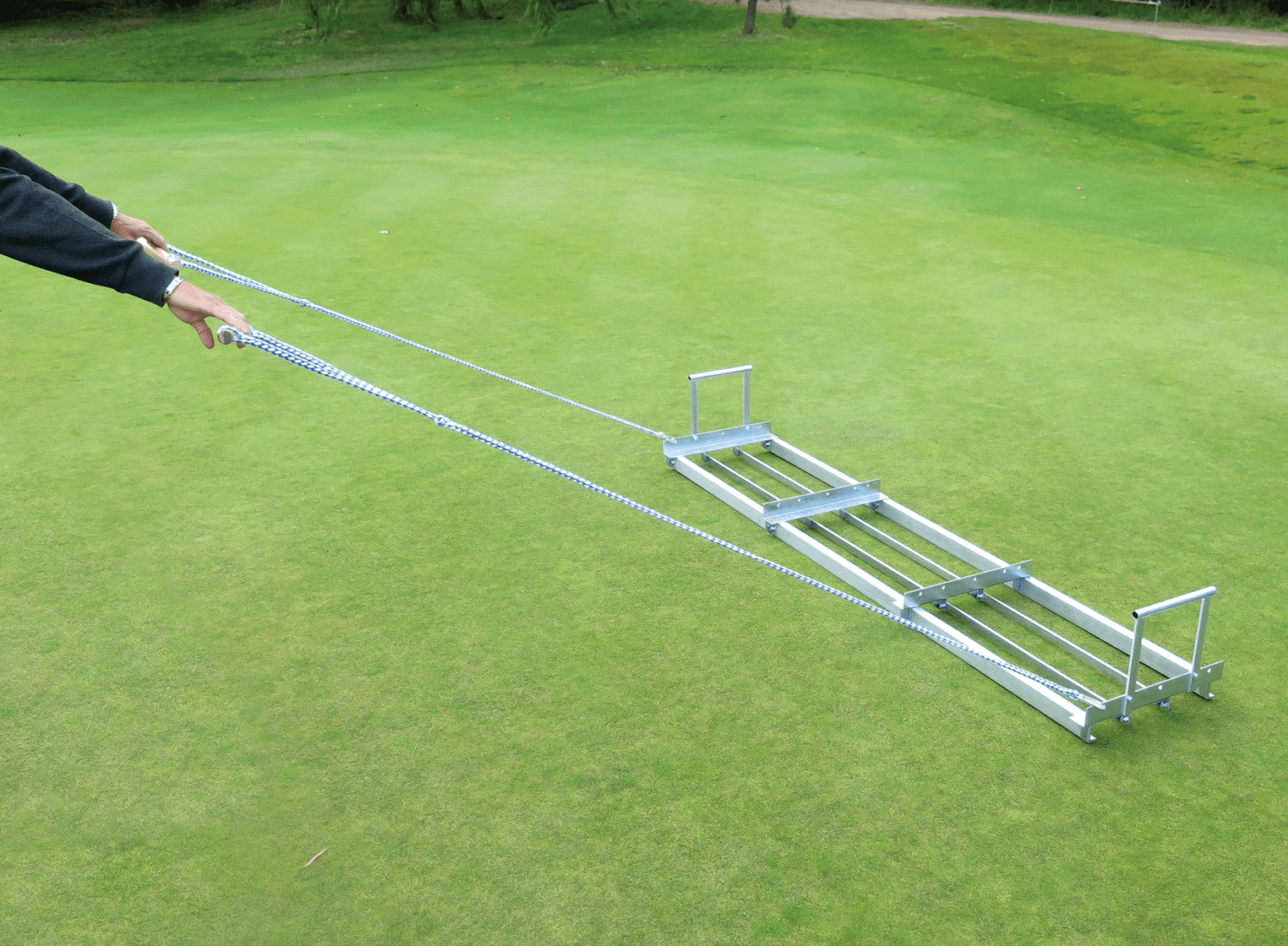 Level Lawn Pull Behind Spreader 72 in. Par West Turf