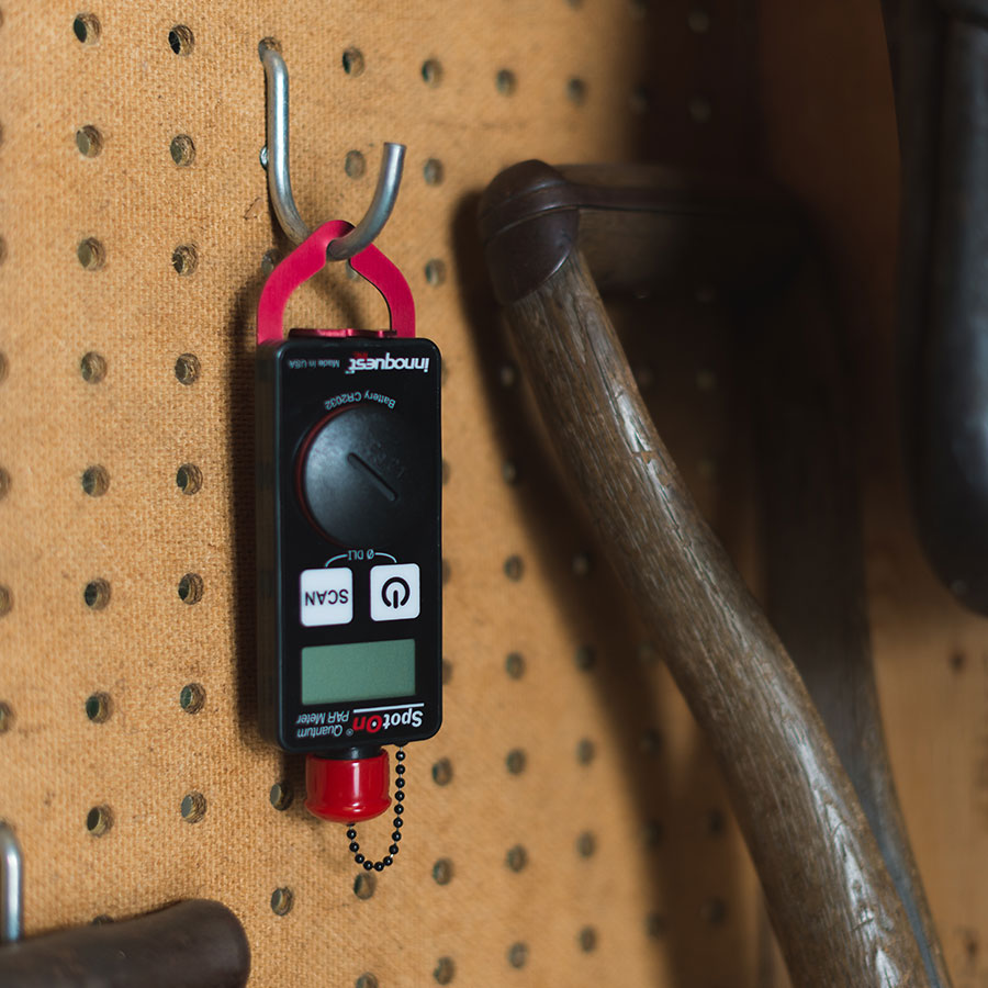 spoton-quantum-par-light-meter-hanging-mount-innoquest-2019